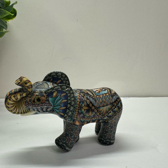 Jon Anderson Signed FIMO Creations Polymer Clay Elephant 2010 Figure - Picture 8 of 8
